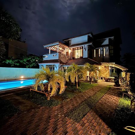 Grand Royal Villa Negombo Exterior photo