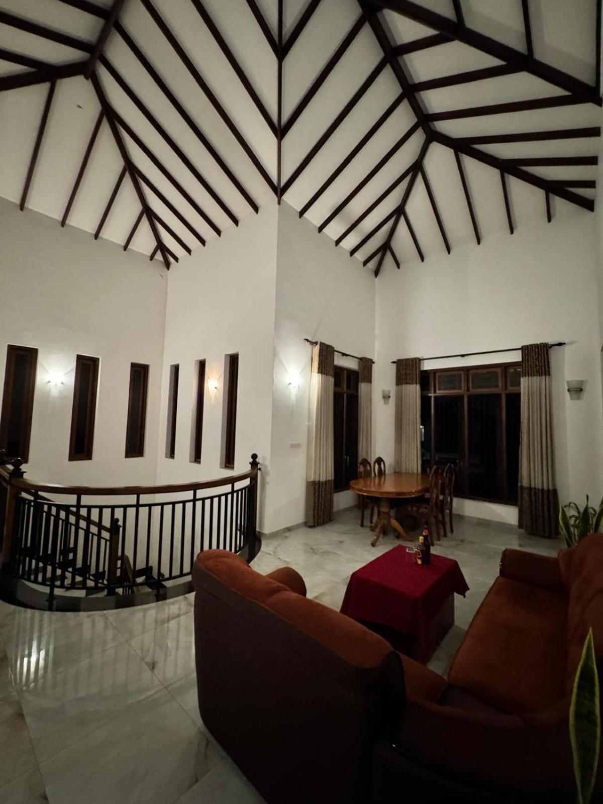 Grand Royal Villa Negombo Exterior photo