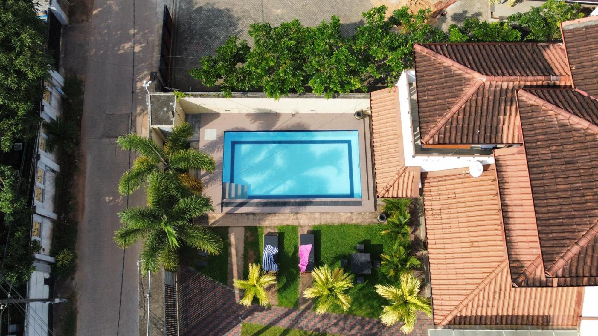 Grand Royal Villa Negombo Exterior photo